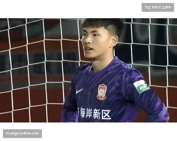 青岛西海岸李昊门神表现难阻败局 郑智防守反击体系缺乏有效进攻支撑 青岛西海岸李昊门神表现难阻败局 郑智防守反击体系缺乏有效进攻支撑